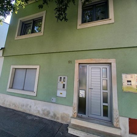 Vile Park Apartments Pula Luaran gambar